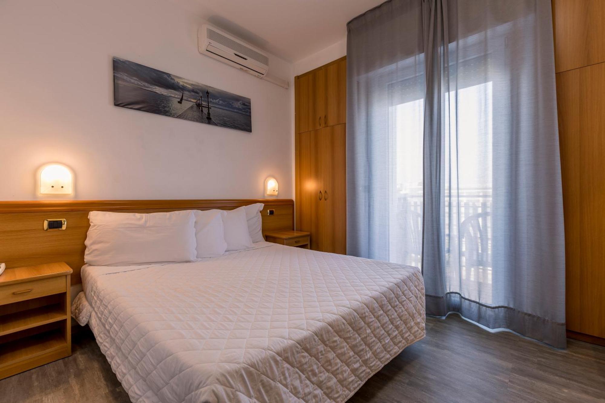 Centrale Hotel 3*
